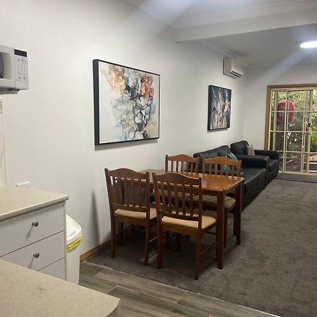 Oasis Inn Ulladulla - Welcoming Guests 18 Years And Older Eksteriør bilde