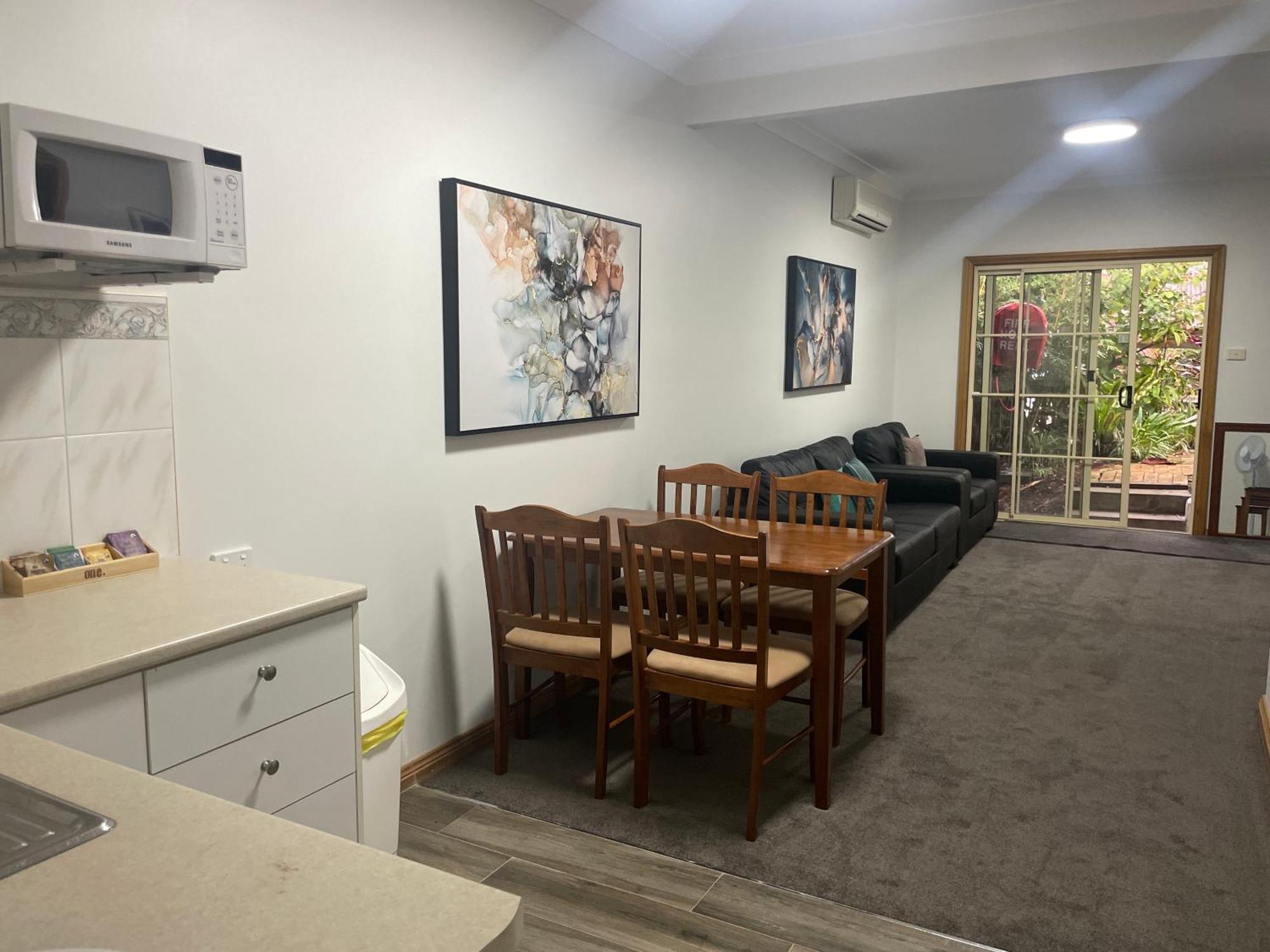 Oasis Inn Ulladulla - Welcoming Guests 18 Years And Older Eksteriør bilde